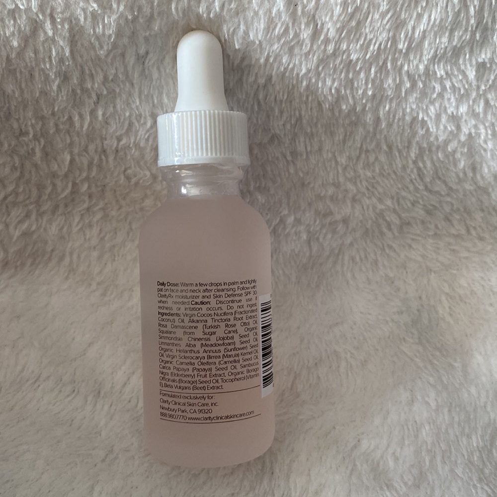 Clarity RX shimmering facial oil - Picture 3 of 4